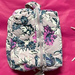 Vera Bradley Featherweight Hanging Organizer in Fresh Cut Floral Lavender